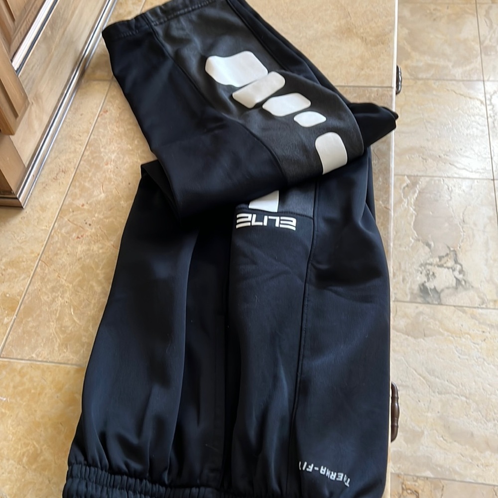 Therma fit Nike athletic sweat pant